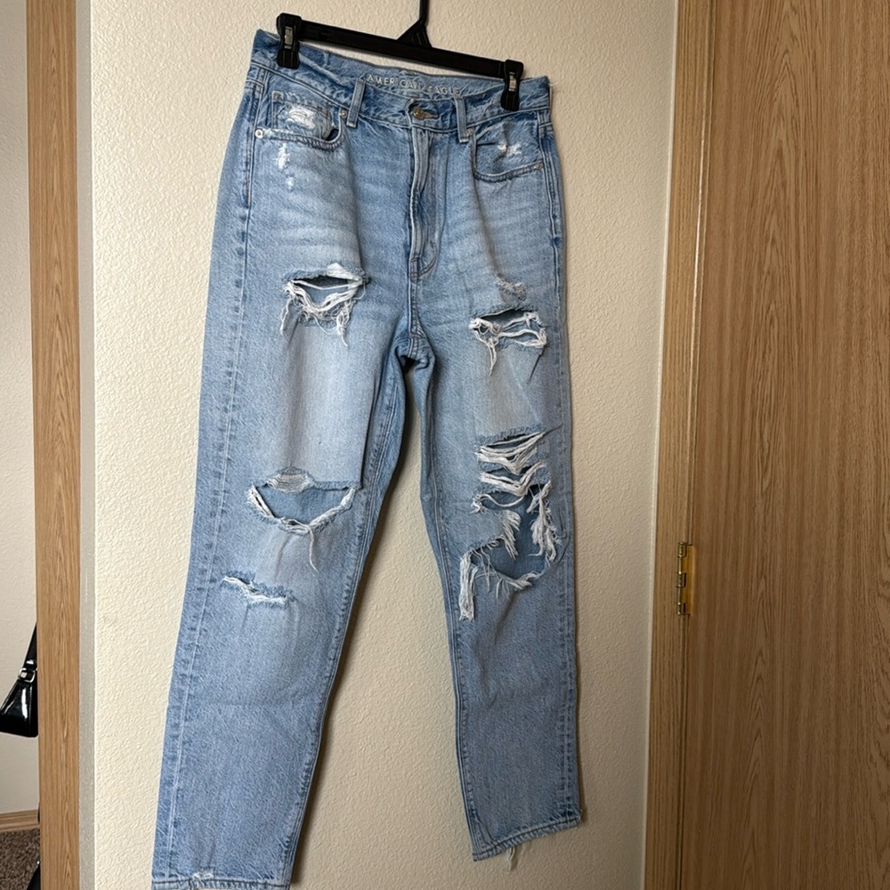 American Eagle distressed Denim Lightwash “Mom” Jeans